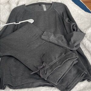 Lou & Grey Signature Soft Sweatshirt and Pants